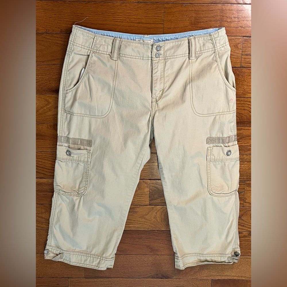 Levi’s Women’s Khaki Cropped Cargo Pants Size 8
